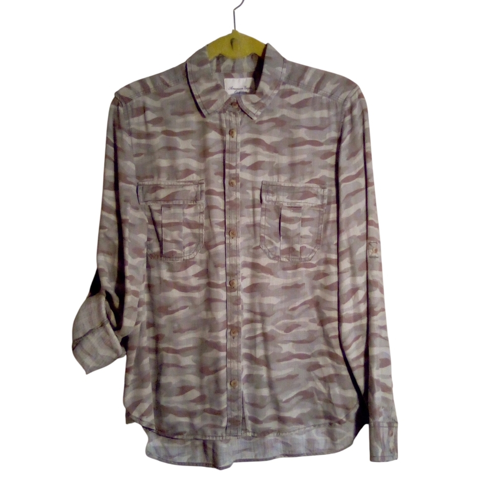 American Eagle Outfitters Camouflage Safari Roll Tab Sleeve Large Green Khaki